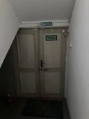 Здание, 2-этажное, общ.пл. 524,2 кв. м., неотделимые улучшения: охранная система, пожарная сигнализация, система видеонаблюдения, право аренды на земельный участок 1133 кв. м: Республика Коми, г. Печора, ул. Свободы, д. 3, 2-этажное здание